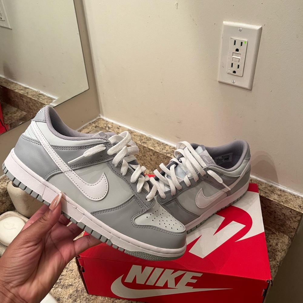 Nike Dunk Low “Grey Fog” size 7y - Picture 2 of 4